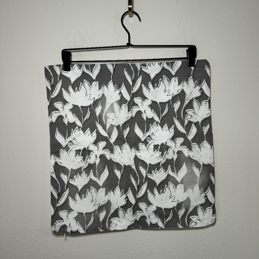 Woven Nook Pillow Cover Floral Print NWOT Grey White